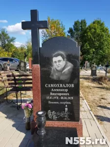 Памятники из карельского гранита